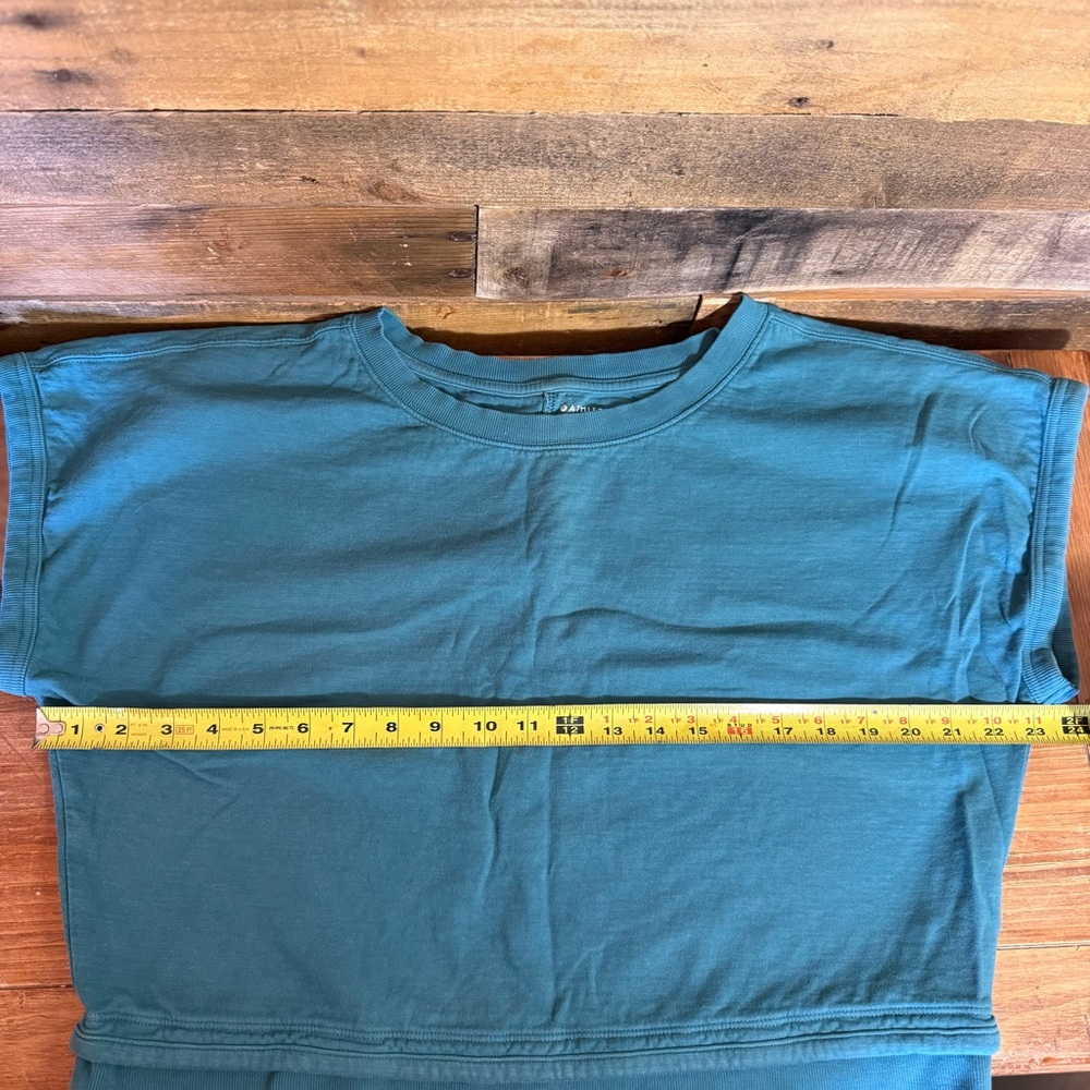 Athleta Summer 2022 Blue Teal Pullover Short Sleeve Size S 798665-01 *SEE FLAW - Picture 8 of 8